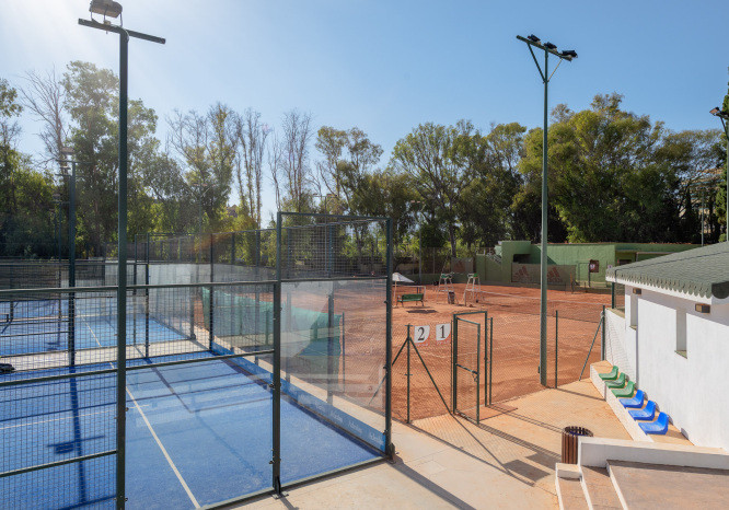 Tennis Racket Club | Hotel Kimpton Los Monteros